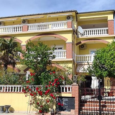 Bed & Breakfast Barbara Novi Vinodolski Eksteriør billede