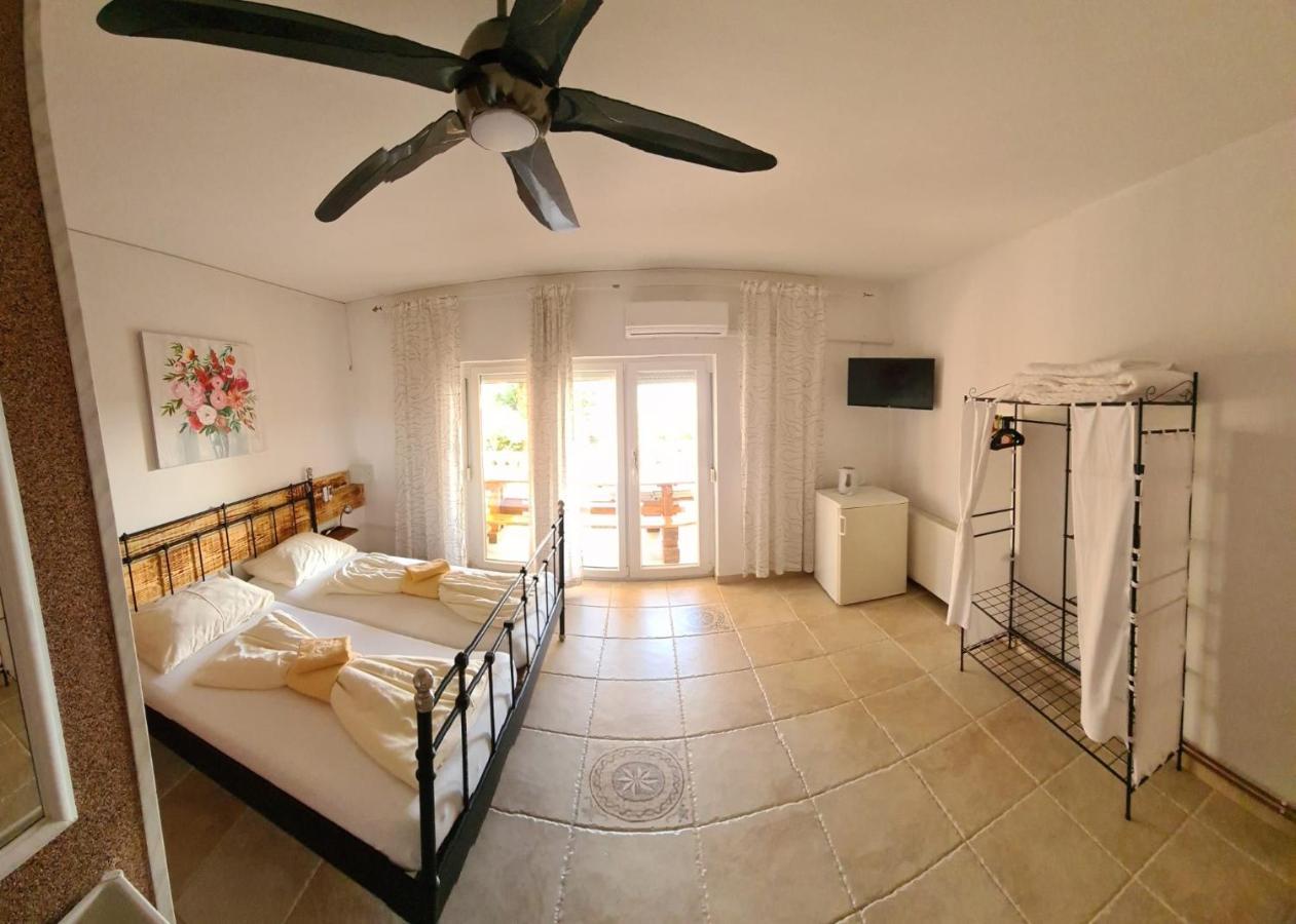 Bed & Breakfast Barbara Novi Vinodolski Eksteriør billede